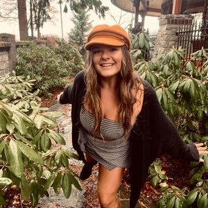 Meet your Posher, Sidney